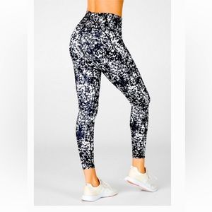 Fabletics XL power hold 7/8 leggings